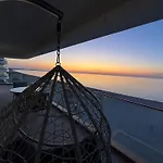 Jrr Frontsea In Axxis Nova Apartment Mamaia